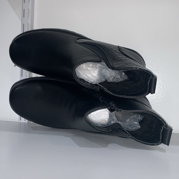 BLACK PRINTED ANKLE BOOTS WITH FUR - Picture 6 of 9